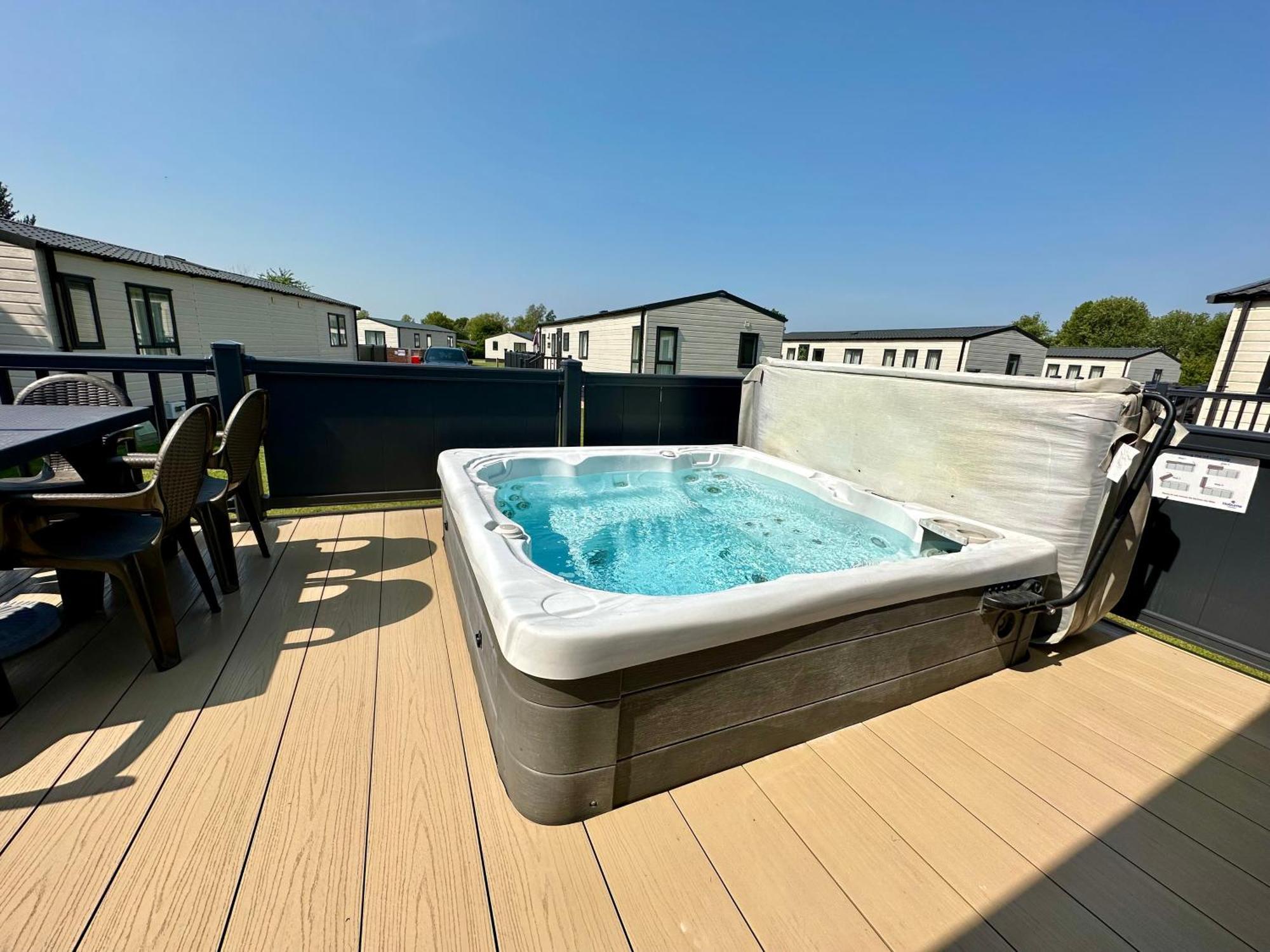 The Boat House, Hot Tub Lodge 南塞尔尼 外观 照片