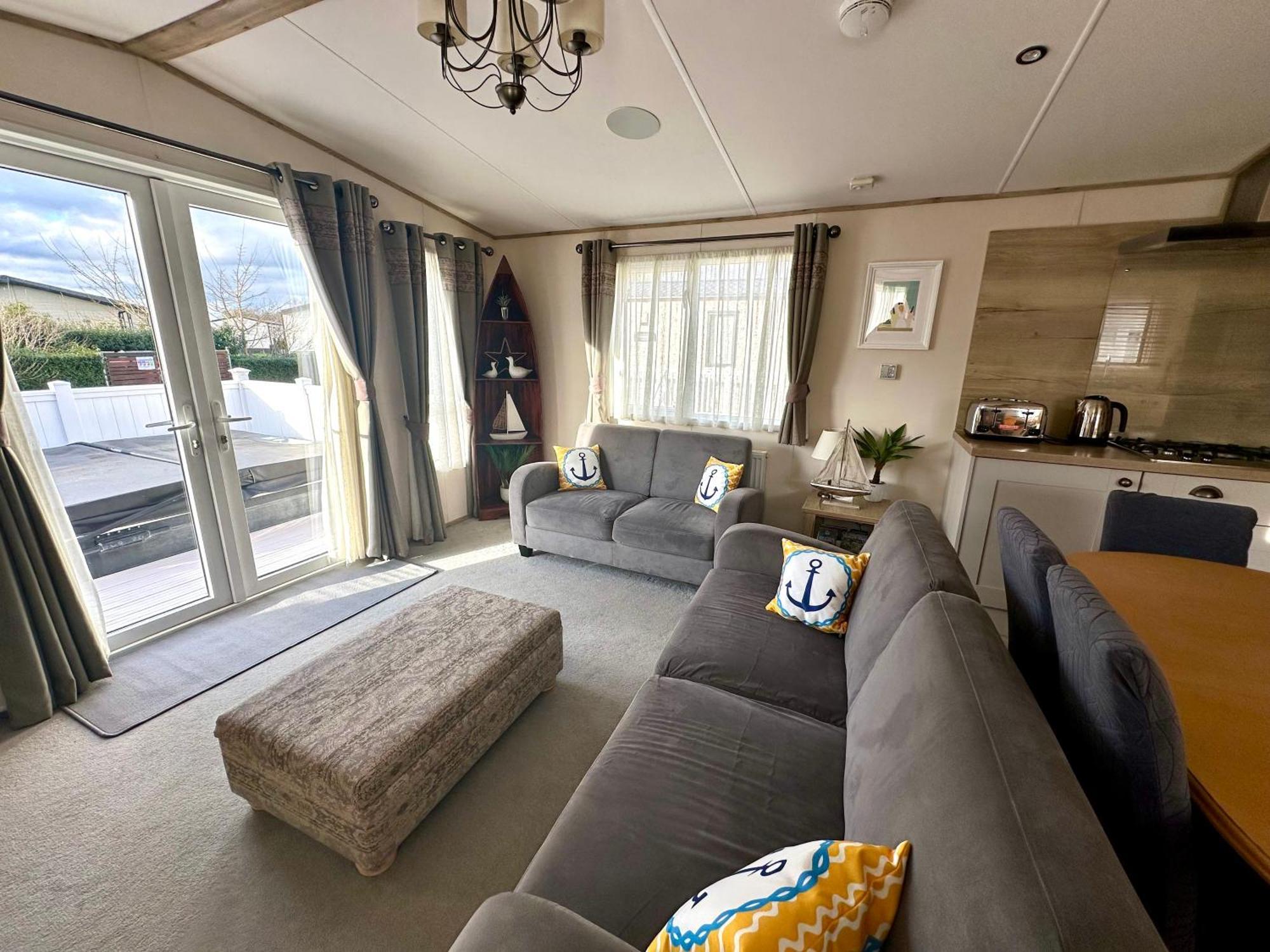 The Boat House, Hot Tub Lodge 南塞尔尼 外观 照片
