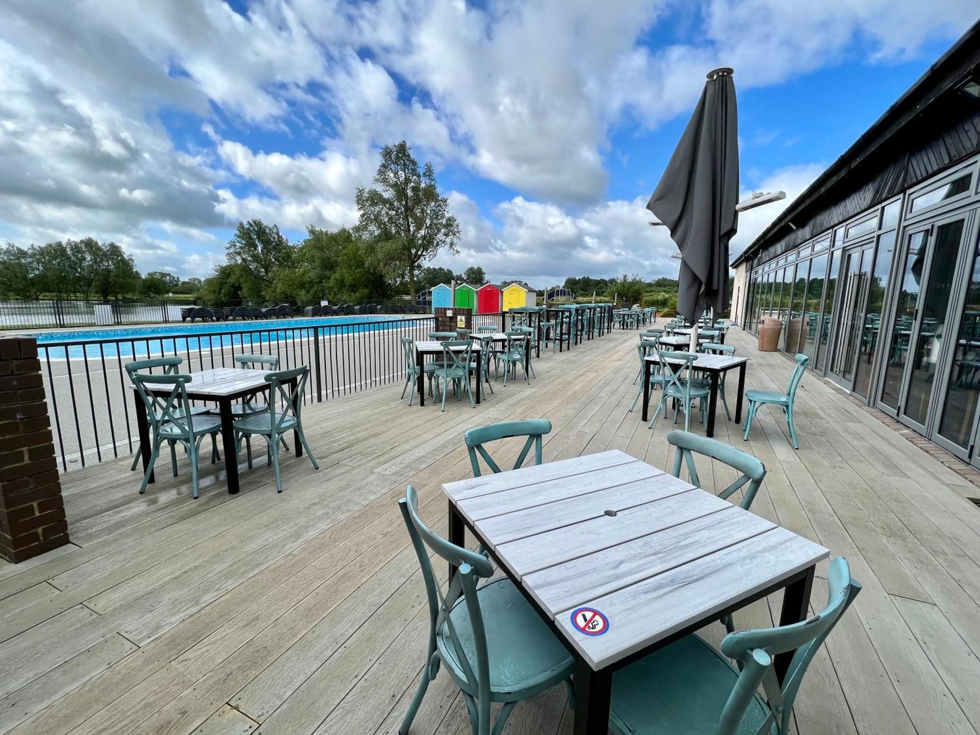 The Boat House, Hot Tub Lodge 南塞尔尼 外观 照片